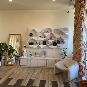 Daisy Permanent Makeup & Academy - Waiting area - Permanent Makeup Near Me - Redwood City, California Daisy Permanent Makeup & Academy - Waiting area - Permanent Makeup Near Me - Redwood City, California