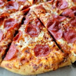 Domino's Pizza - Pepperoni pizza