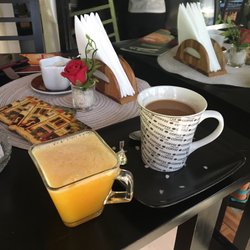 La Botanita - Fresh squeezed orange juice and nice strong coffee!
