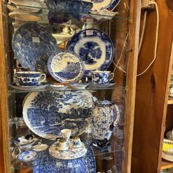 Red Rooster Antiques