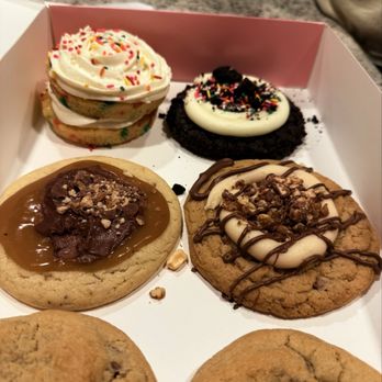 Crumbl - Cerritos - Cookies - Bakeries Near Me - Cerritos, California Crumbl - Cerritos - Cookies - Bakeries Near Me - Cerritos, California