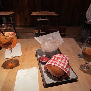 LAUREL TAVERN - Updated November 2024 - 866 Photos & 1620 Reviews