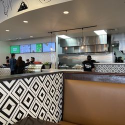 Tacotote - Bassett - Ordering counter and kitchen