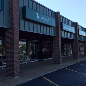 True Juice - In this small strip mall, you may be able to find parking easily. - Juice Bars & Smoothies Near Me - Highland Park, Illinois True Juice - In this small strip mall, you may be able to find parking easily. - Juice Bars & Smoothies Near Me - Highland Park, Illinois