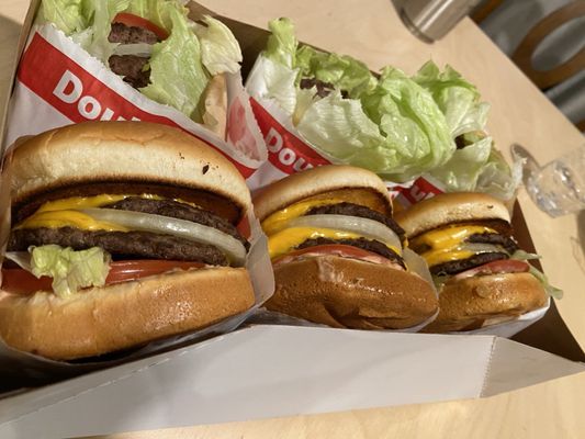 In-N-Out Burger by null
