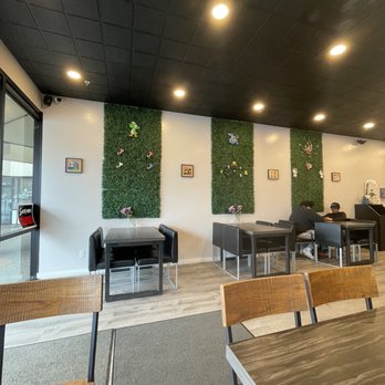 Fantastea House - Seats for smaller and larger groups - Bubble Tea Near Me - Beaverton, Oregon