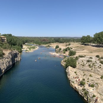 Pont du Gard - View from bridge under aqueduct, lots of fun in the watre - Landmarks & Historical Buildings Near Me - Vers-Pont-du-Gard, 30
