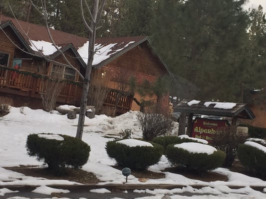 Alpenhorn Bed & Breakfast - Christmas Morning. - Big Bear Lake, CA