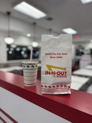 In-N-Out Burger by null