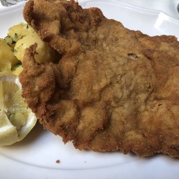 Café Central - Wienerschnitzel (4.5/5) - Cafes Near Me - Vienna, 9 Café Central - Wienerschnitzel (4.5/5) - Cafes Near Me - Vienna, 9