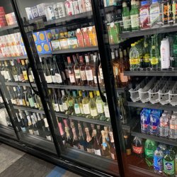 Everest Liquor