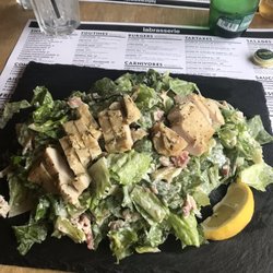 La Chambre Microbrasserie - Salade cesar au poulet