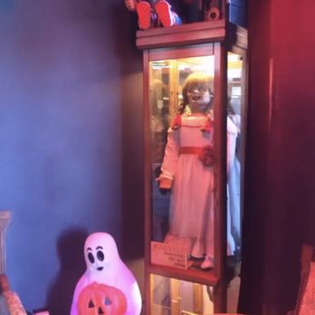 Roast The Dead Coffee - Inside, decor - Coffee & Tea Near Me - Yucaipa, California Roast The Dead Coffee - Inside, decor - Coffee & Tea Near Me - Yucaipa, California