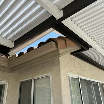 Alum Works - Patio cover making the turn - Patio Coverings Near Me - Encino, California Alum Works - Patio cover making the turn - Patio Coverings Near Me - Encino, California
