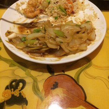 Hanford Chinese Kitchen - Hanford Chinese Kitchen...4 shrimp with a mountain of onions...$7.95...that's a total rip off - Chinese Near Me - Hanford, California