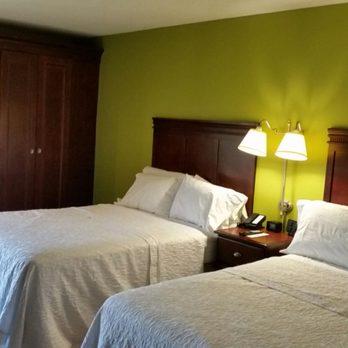 Hampton Inn Morgantown - Double queen and storage closet - Hotels Near Me - Morgantown, West Virginia