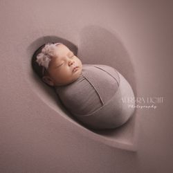 Aurora Light Photography - Newborn Photography. Aurora Light Photography Studio.