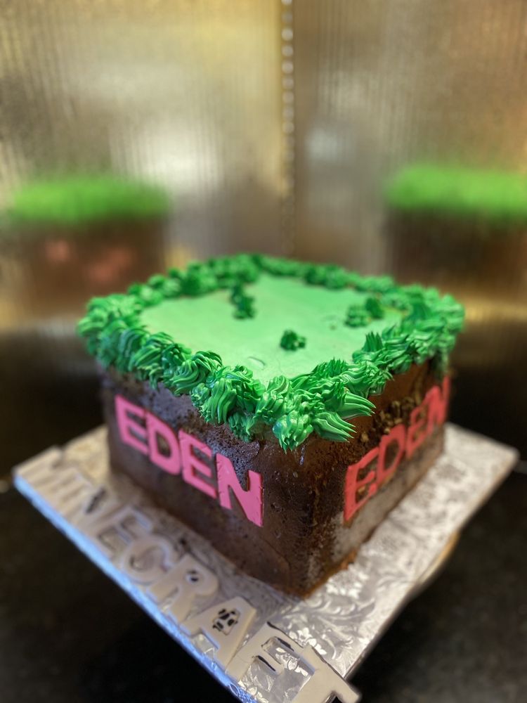 FLEUR DE LIS CAKES Updated September 2024 121 Photos & 41 Reviews 1219 East Glendale Ave