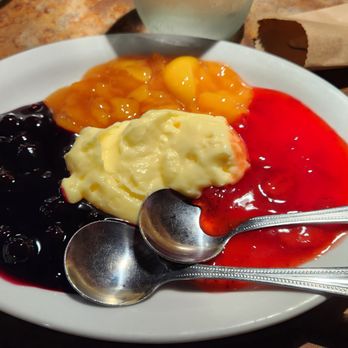 Huckleberry's Breakfast & Lunch - American Near Me - San Jose, California
