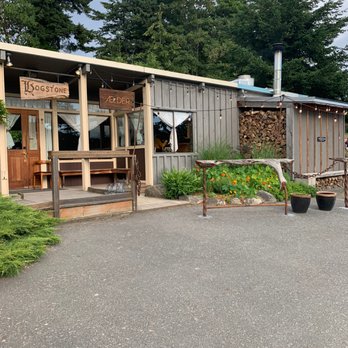 Houlme - Front of the restaurant. - Pizza Near Me - Eastsound, Washington Houlme - Front of the restaurant. - Pizza Near Me - Eastsound, Washington