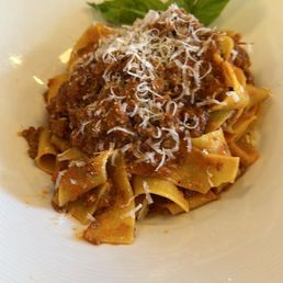 Rigatoni al ragu di carne "Bolognese" Rigatoni al ragu di carne "Bolognese"
