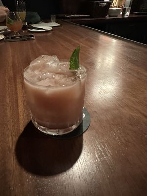 Lou's by null