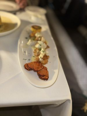 H&W Steakhouse by null
