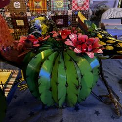 Antiques Art & Beer - One of the fantastic original metal art cacti here!