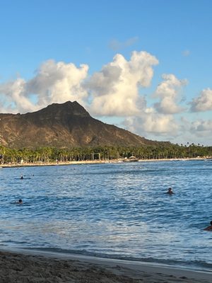 Outrigger Waikiki Beach Resort by null