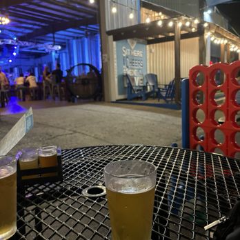 3 Daughters Brewing - Beach Blonde Ale - Breweries Near Me - St. Petersburg, Florida