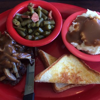 Carolina’s Diner - Chopped steak (grilled mushrooms, onion and gravy on top) with green beans, REAL mashed pot and gravy, Texas toast.  Enjoyed it! - Diners Near Me - High Point, North Carolina