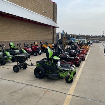 Tractor Supply - Mowers - Pet Stores Near Me - Cross Roads, Texas