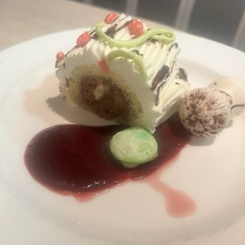Chandler's Oceanfront Dining - Yule Log - New American Near Me - Carlsbad, California