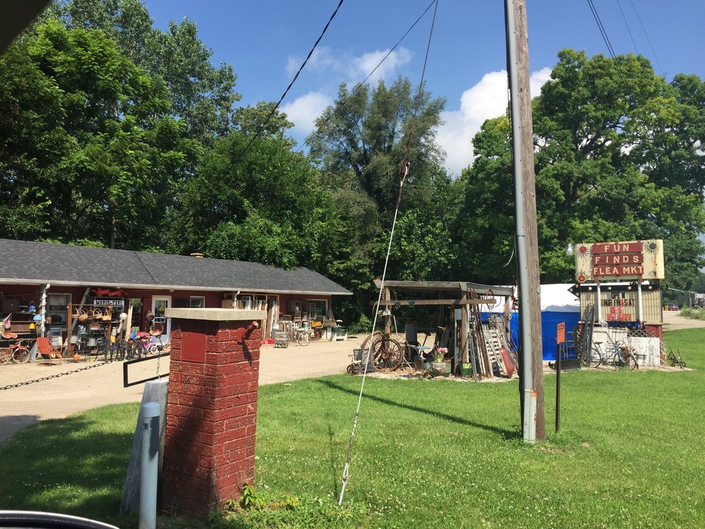 Fun Finds Flea Market Logo