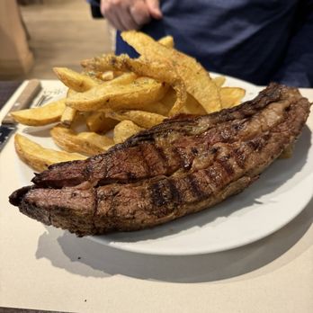 Santos Manjares - Flank steak and rustic potatoes - Argentine Near Me - Buenos Aires, C Santos Manjares - Flank steak and rustic potatoes - Argentine Near Me - Buenos Aires, C