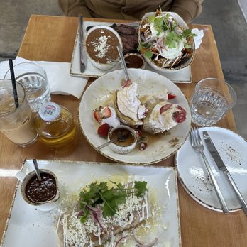 Flori Brunch - Venues & Event Spaces Near Me - South Gate, California Flori Brunch - Venues & Event Spaces Near Me - South Gate, California