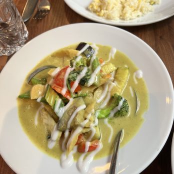 Dusit Restaurant - Gaeng Keow Wan & Egg Fried Rice - Thai Near Me - Edinburgh, EDH Dusit Restaurant - Gaeng Keow Wan & Egg Fried Rice - Thai Near Me - Edinburgh, EDH