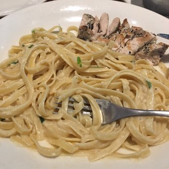 Earls Kitchen + Bar - Chicken Fettuccine Alfredo was rather bland and dry - New American Near Me - McLean, Virginia