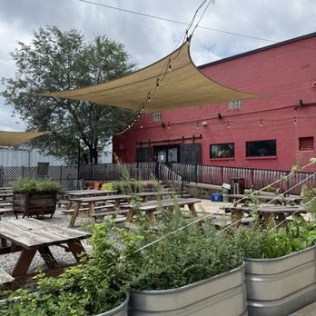 East End Brewing Company - Outside space - Breweries Near Me - Pittsburgh, Pennsylvania East End Brewing Company - Outside space - Breweries Near Me - Pittsburgh, Pennsylvania