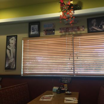 Mel's Diner - 50's style cute place - Diners Near Me - Naples, Florida Mel's Diner - 50's style cute place - Diners Near Me - Naples, Florida