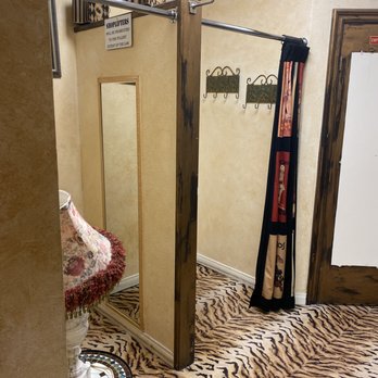 Second Ave Clothing - Dressing rooms - Used, Vintage & Consignment Near Me - Fullerton, California Second Ave Clothing - Dressing rooms - Used, Vintage & Consignment Near Me - Fullerton, California