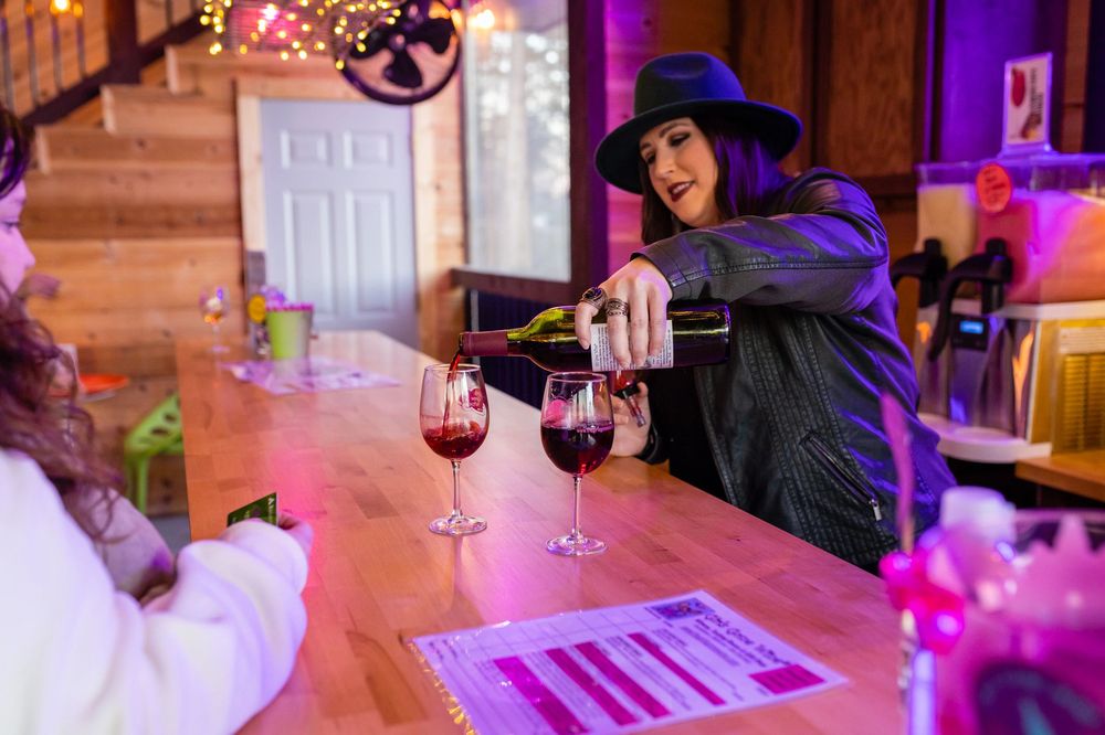 Girls Gone Wine Logo