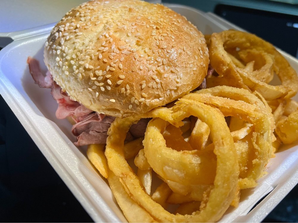 KELLY’S ROAST BEEF 76 Photos & 162 Reviews 165 Endicott St, Danvers