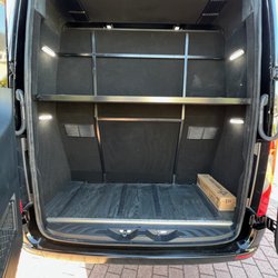 Blue Water Limo - Luggage compartment