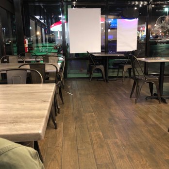 Scratch Fried Chicken - Seating area - Chicken Wings Near Me - Greensboro, North Carolina