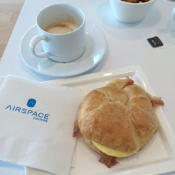 Airspace Lounge - Pretty swanky for an airport. - Airport Lounges Near Me - San Diego, California Airspace Lounge - Pretty swanky for an airport. - Airport Lounges Near Me - San Diego, California