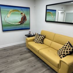 Roger Thai, DDS - Comfy waiting room! TV opposite - and you get the remote!
