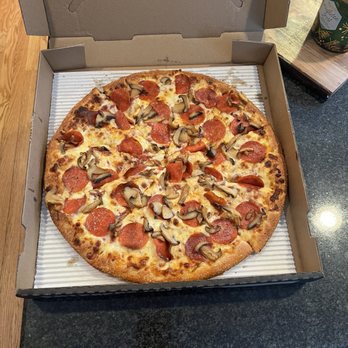 Papa's Pizza & BBQ - Pepperoni and mushroom - Pizza Near Me - Farmington, Michigan Papa's Pizza & BBQ - Pepperoni and mushroom - Pizza Near Me - Farmington, Michigan