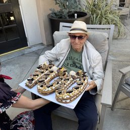Pop's turns 100! Pop's turns 100!