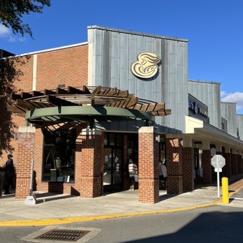 Barracks Road Shopping Center - Shopping Centers Near Me - Charlottesville, Virginia Barracks Road Shopping Center - Shopping Centers Near Me - Charlottesville, Virginia
